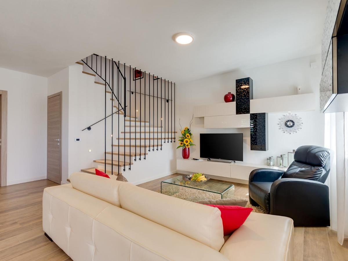 Villa Flora Vabriga Tar-Vabriga エクステリア 写真